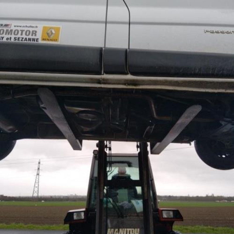 Poignee porte avant droit RENAULT TRAFIC 2 Photo n°16