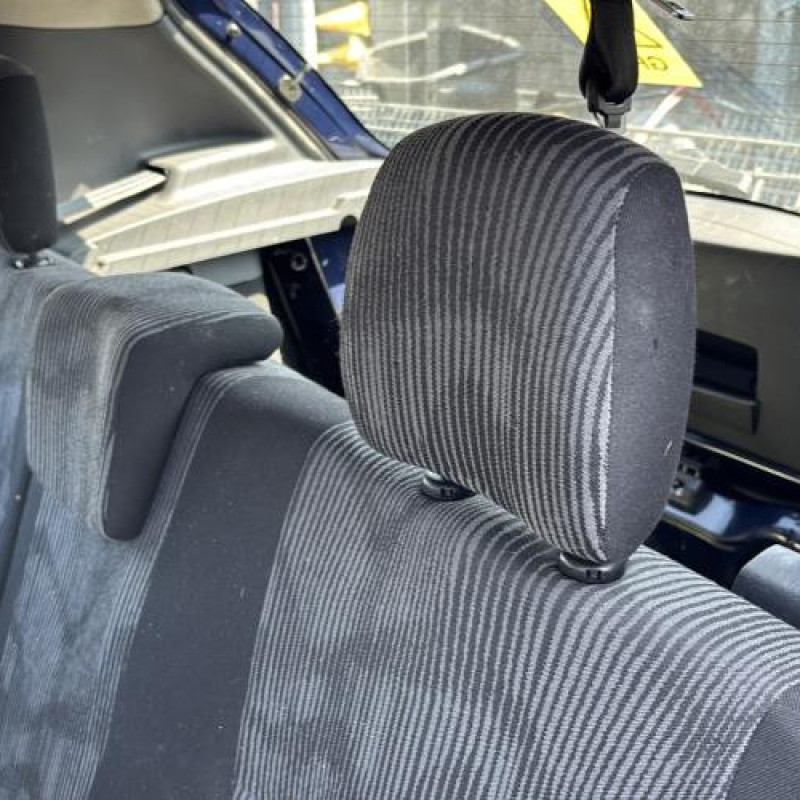 Pare choc avant DACIA SANDERO 1 Photo n°17