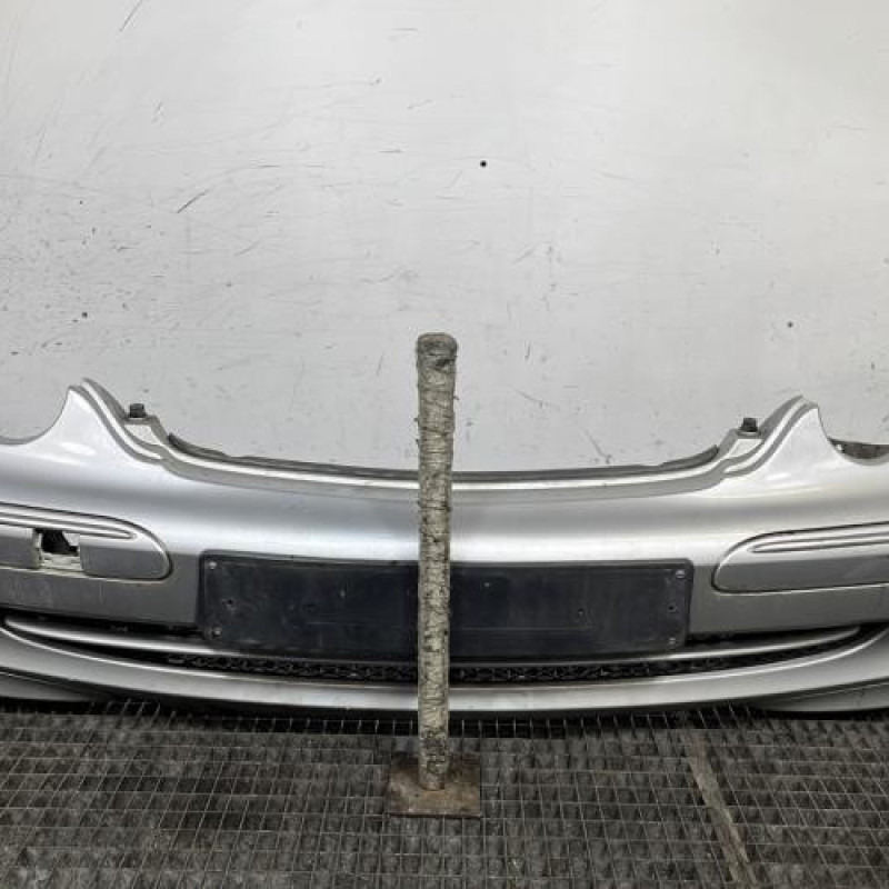 Pare choc avant MERCEDES CLASSE C 203 Photo n°1