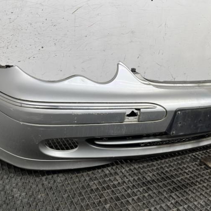 Pare choc avant MERCEDES CLASSE C 203 Photo n°2