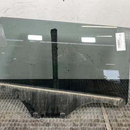 Vitre arriere droit PEUGEOT 5008 2 Photo n°1