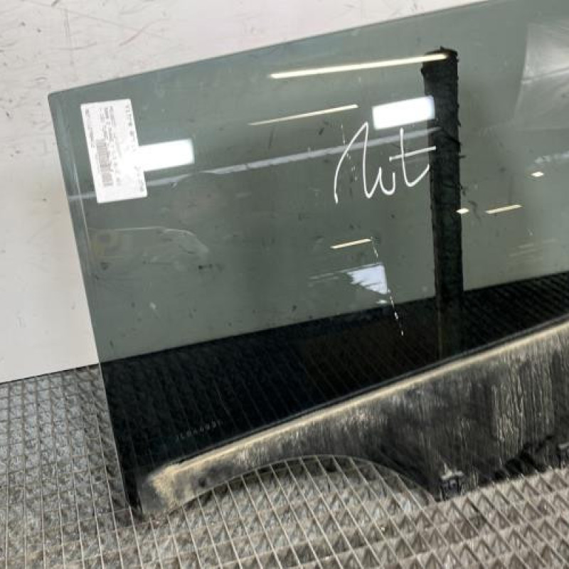 Vitre arriere gauche PEUGEOT 5008 2 Photo n°2