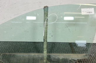 Vitre avant gauche PEUGEOT 5008 2 Photo n°1