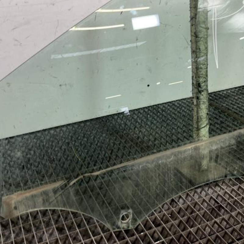 Vitre avant gauche PEUGEOT 5008 2 Photo n°2