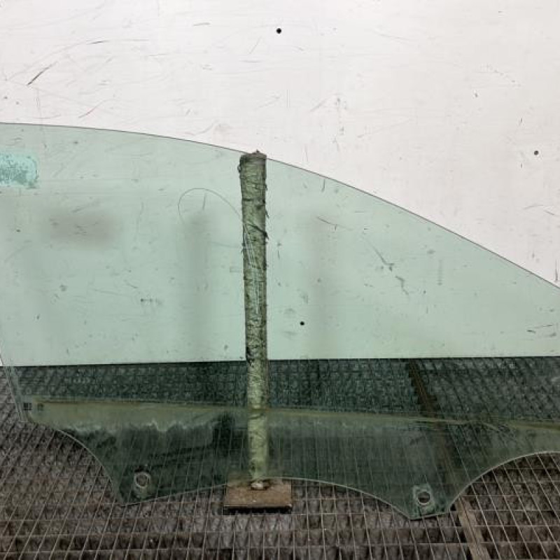 Vitre avant gauche PEUGEOT 5008 2 Photo n°4