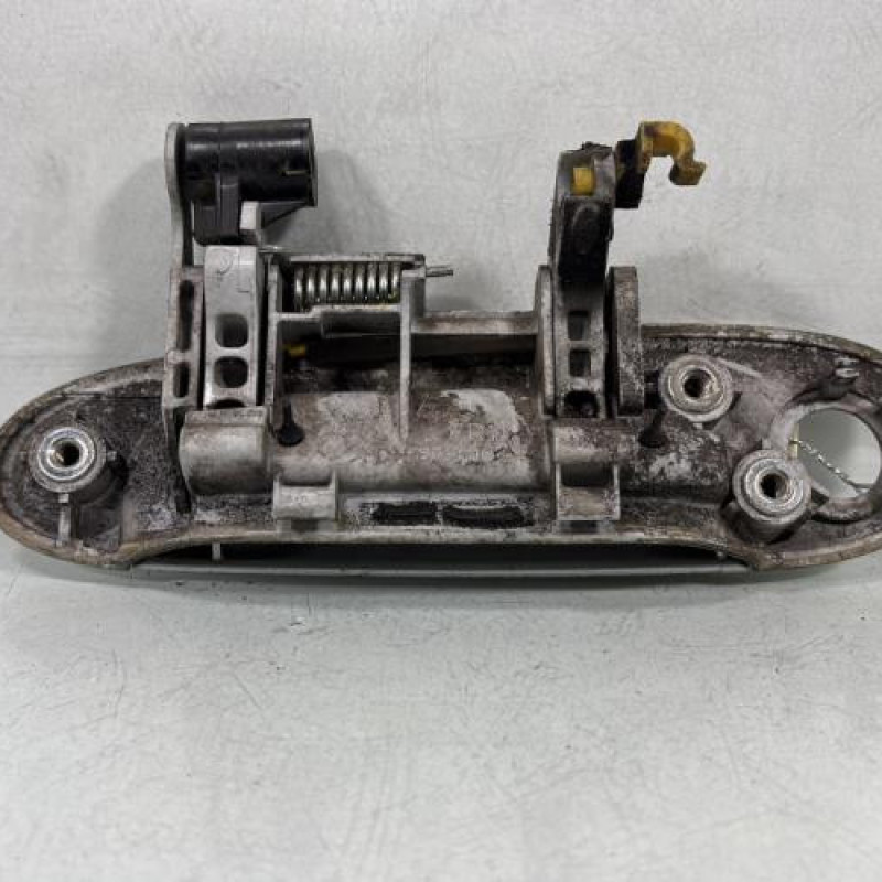 Poignee porte avant droit TOYOTA YARIS 1 Photo n°2