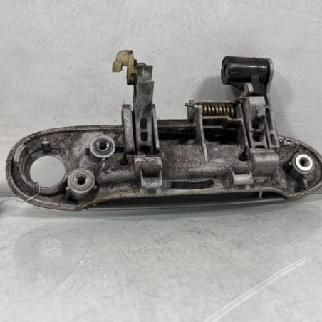 Poignee porte avant gauche TOYOTA YARIS 1