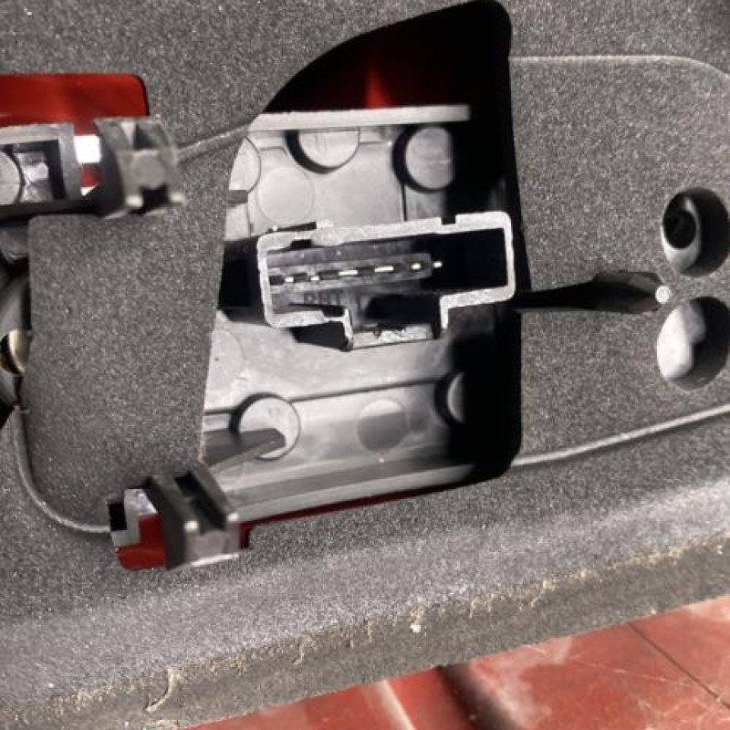 Feu arriere principal gauche (feux) PEUGEOT 1007 Photo n°3