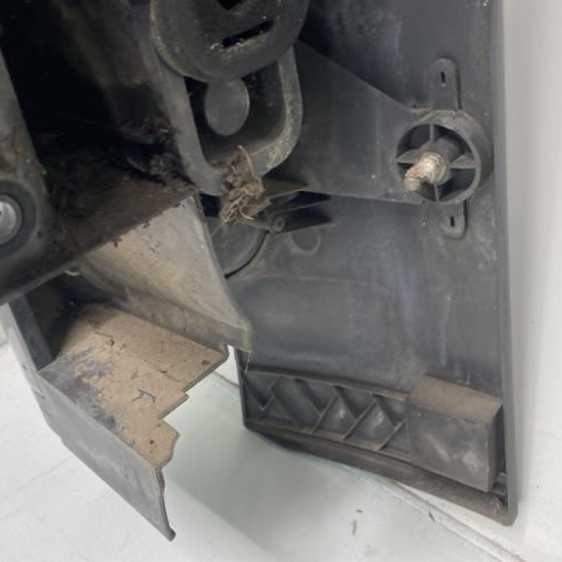 Feu arriere principal gauche (feux) RENAULT TRAFIC 2 Photo n°3