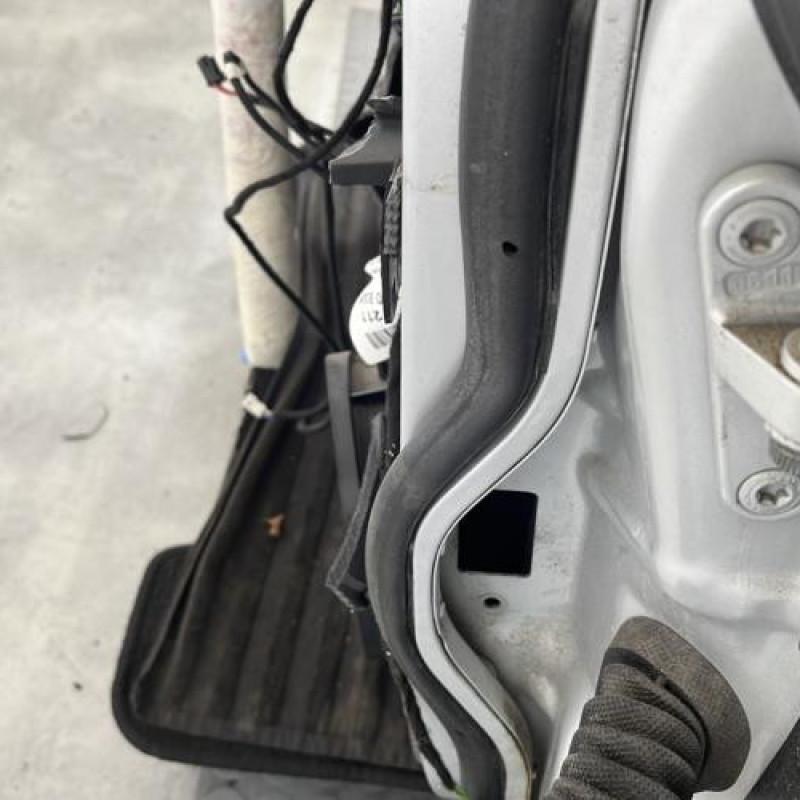 Porte avant gauche MERCEDES CLASSE E 211 Photo n°4