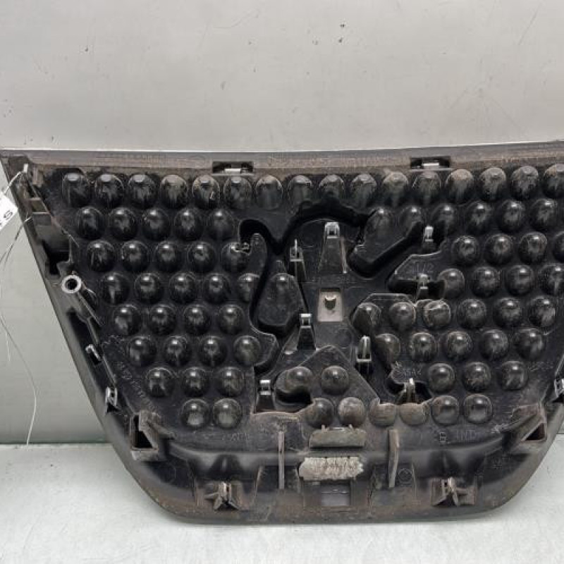 Sigle de calandre PEUGEOT 3008 1 Photo n°2