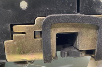 Serrure avant droit PEUGEOT 1007