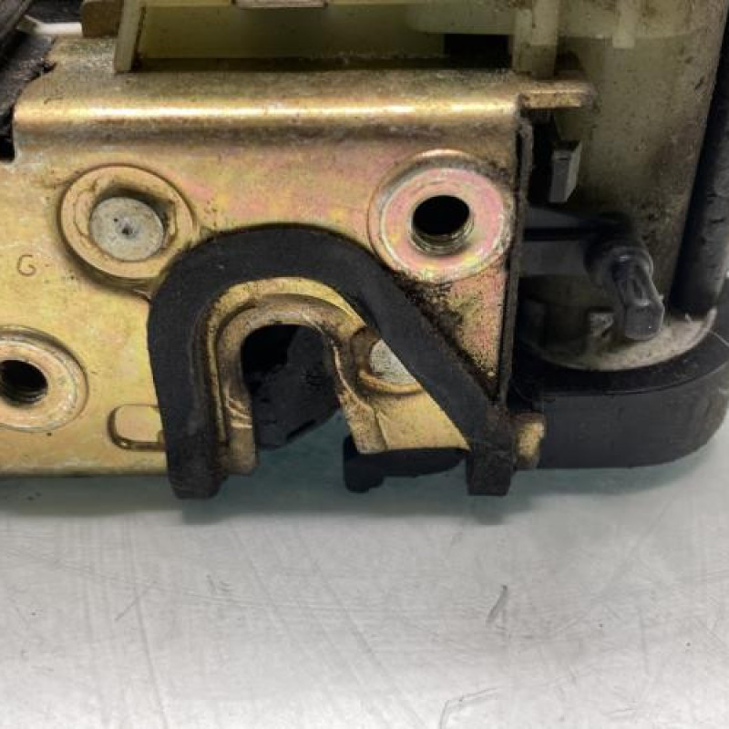 Serrure avant gauche PEUGEOT 1007 Photo n°2