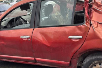 Serrure avant droit DACIA SANDERO 1