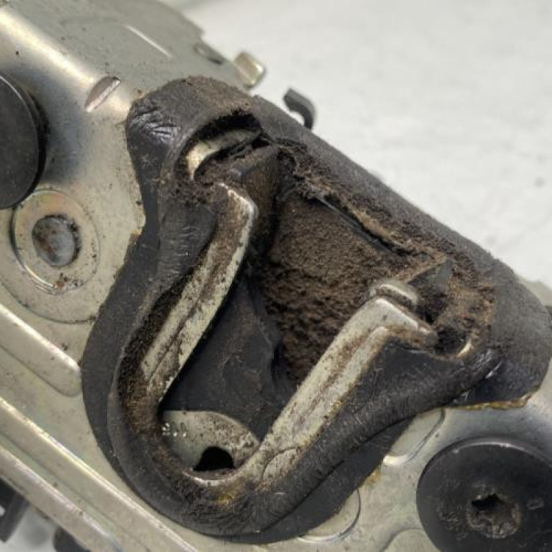 Serrure avant gauche DACIA SANDERO 1 Photo n°2