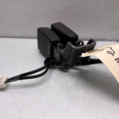 Attache ceinture arriere droit PEUGEOT 308 2