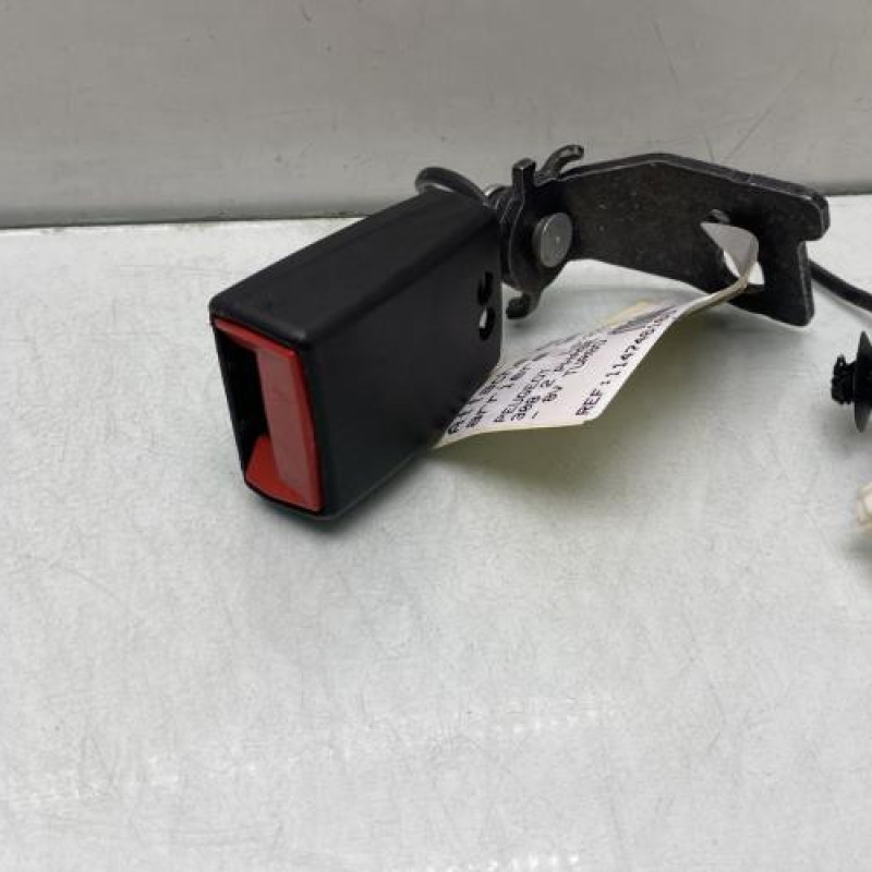 Attache ceinture arriere gauche PEUGEOT 308 2 Photo n°2
