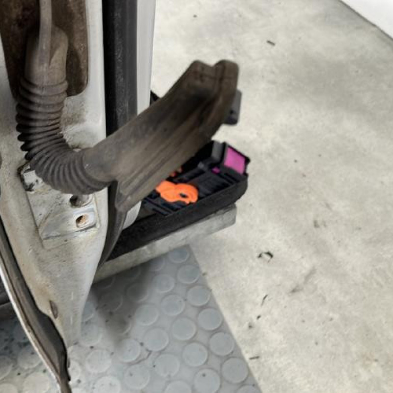 Porte avant droit VOLKSWAGEN GOLF 6 Photo n°5