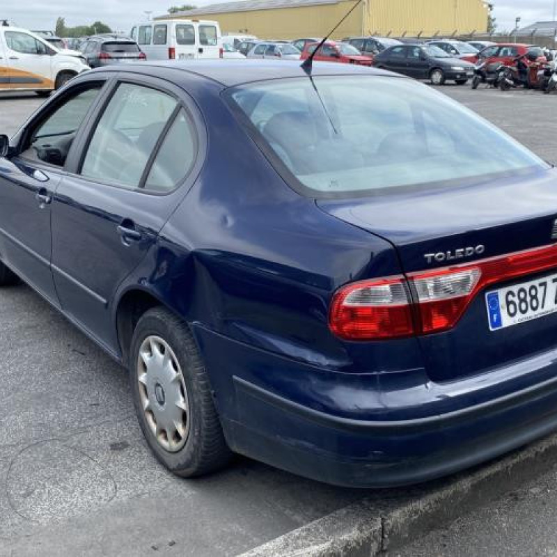 Repetiteur clignotant avant droit  (Feux) SEAT TOLEDO 2 Photo n°7