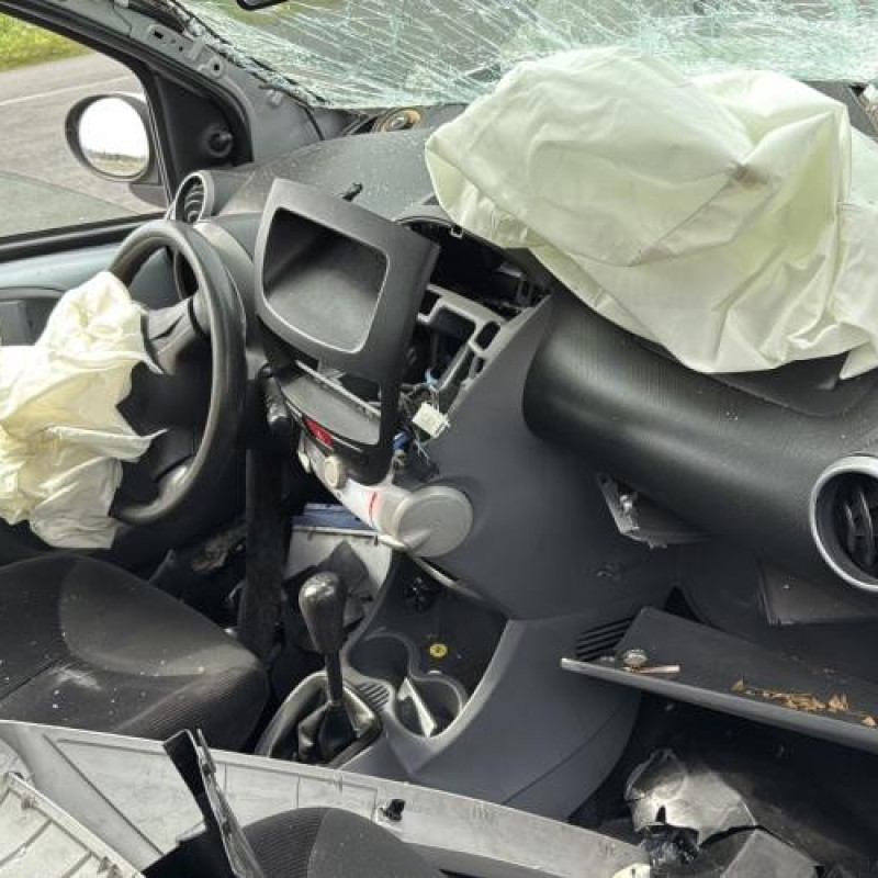 Renfort pare choc arriere (traverse) CITROEN C1 1 Photo n°19