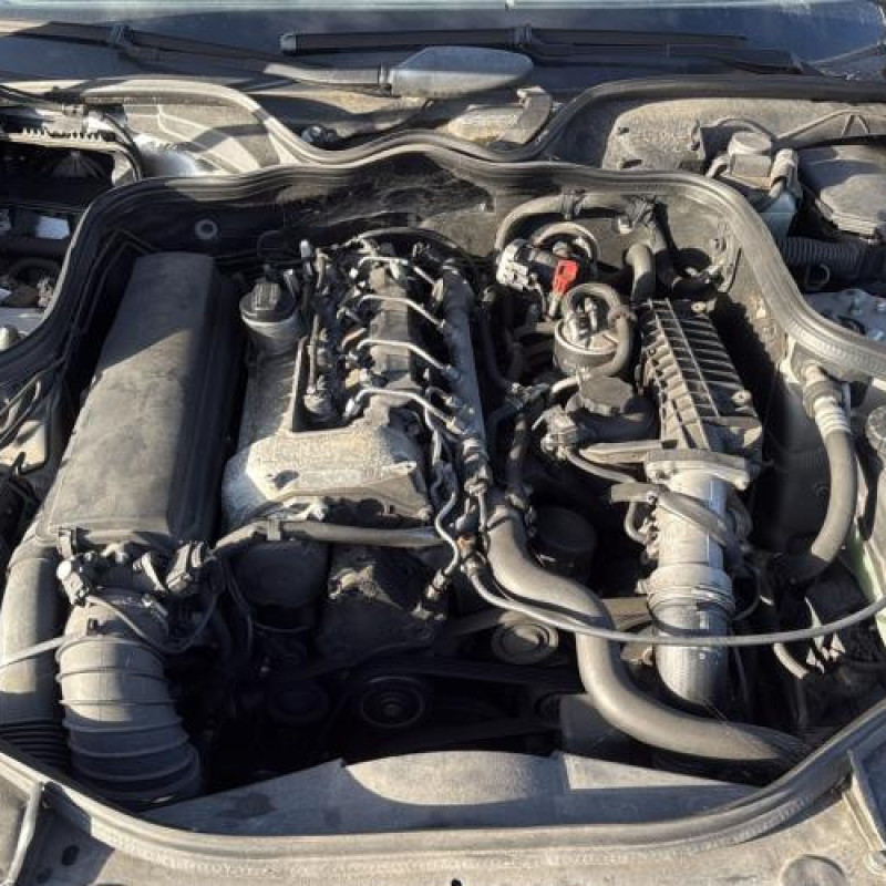 Vitre avant gauche MERCEDES CLASSE E 211 Photo n°16