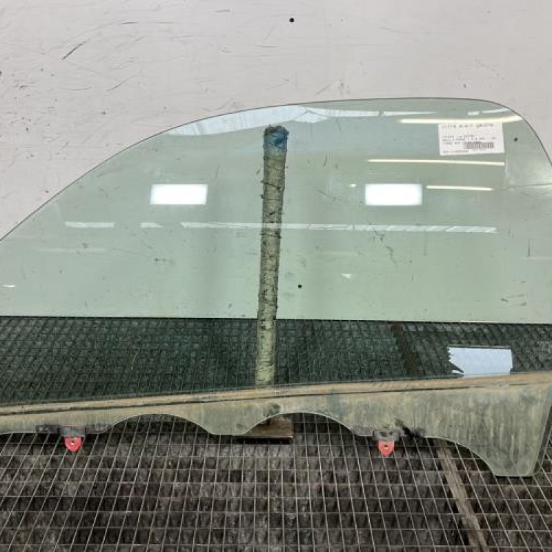 Vitre avant gauche TOYOTA RAV4 2 Photo n°1