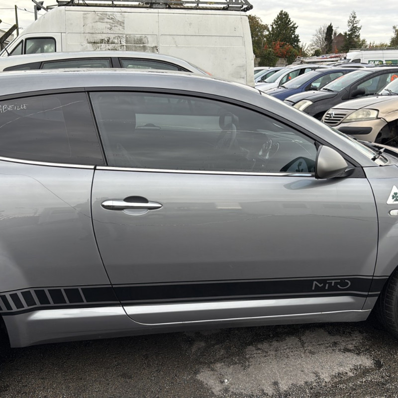 ALFA ROMEO MITO PHASE 1 1.4i - 16V TURBO MULTIAIR Photo n°8