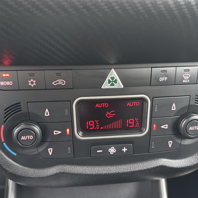 ALFA ROMEO MITO PHASE 1 1.4i - 16V TURBO MULTIAIR Photo n°16