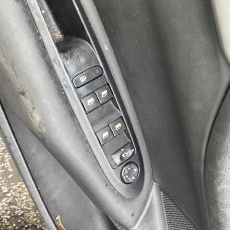 Cache moteur  CITROEN C4 2 Photo n°13