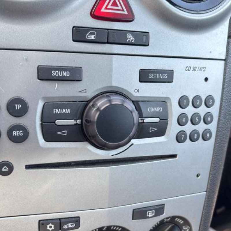 Bouton de coffre OPEL CORSA D Photo n°18