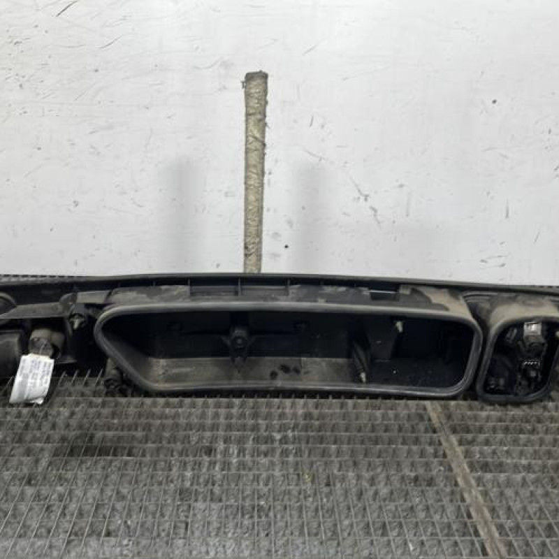 Bandeau de feu malle/hayon RENAULT LAGUNA 1 Photo n°4