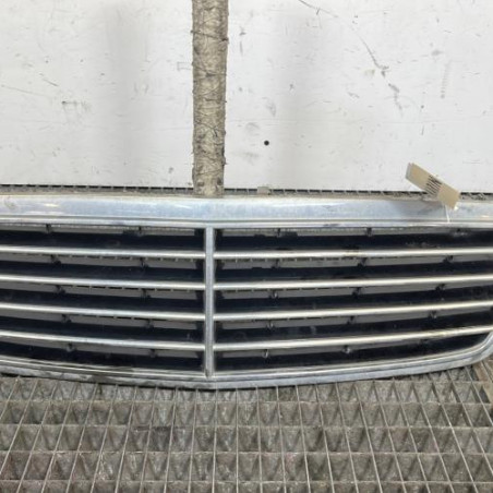 Calandre MERCEDES CLASSE C 203 Photo n°1