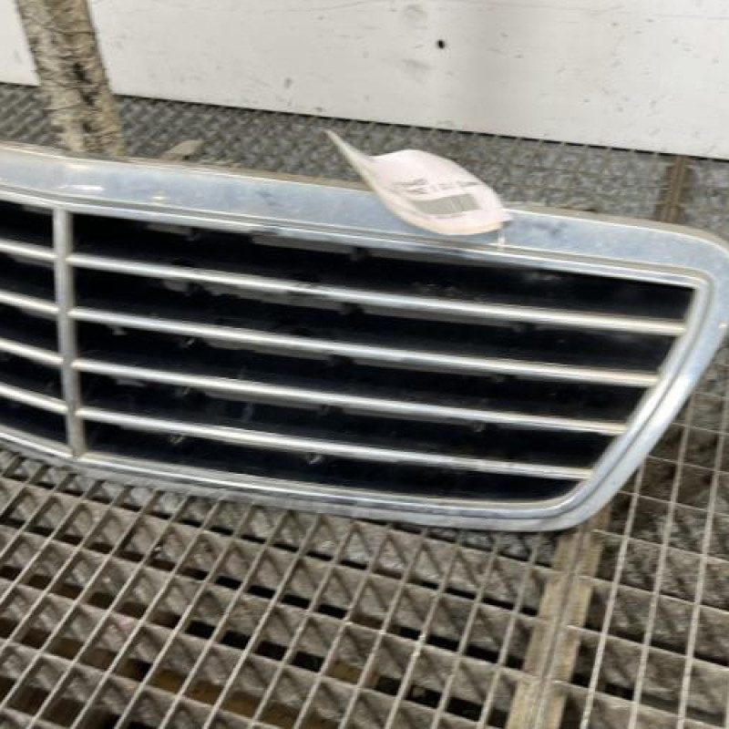 Calandre MERCEDES CLASSE C 203 Photo n°3