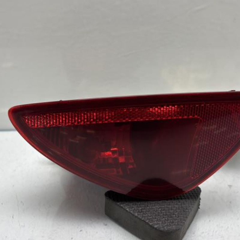 Anti brouillard arriere gauche RENAULT CLIO 3 Photo n°1