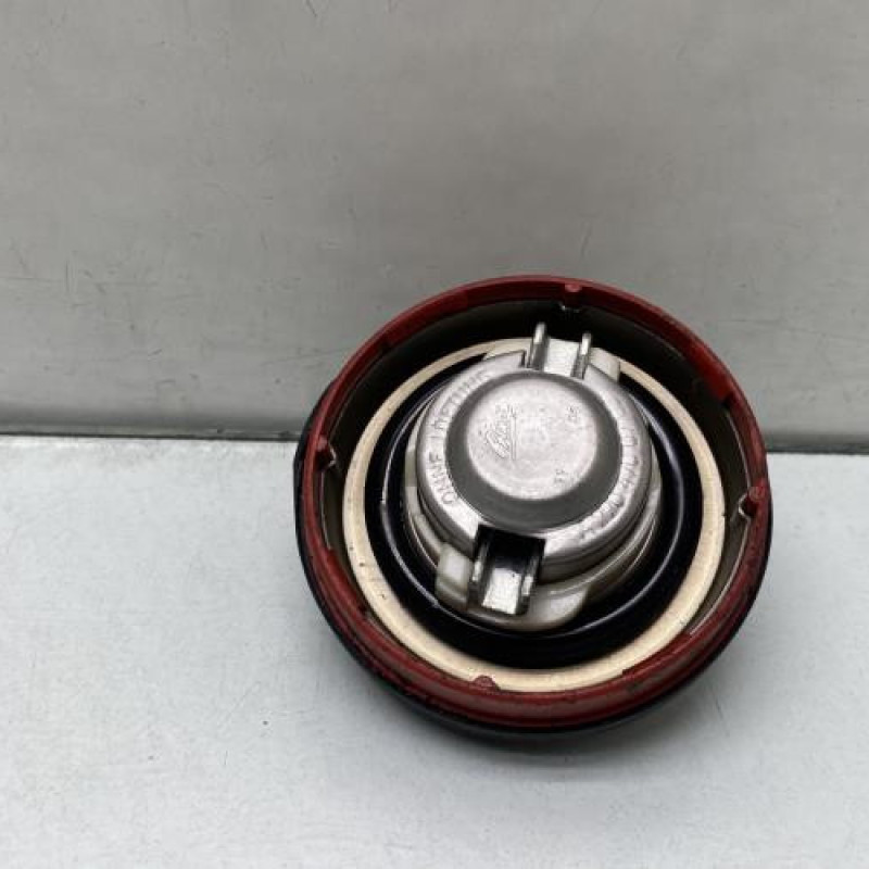 Bouchon de carburant MERCEDES CLASSE E 211 Photo n°2