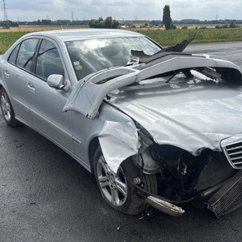 Bouchon de carburant MERCEDES CLASSE E 211 Photo n°17