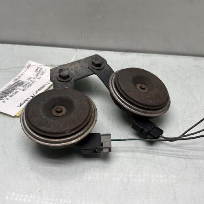 Avertisseur/Klaxon TOYOTA AVENSIS 3 Photo n°1