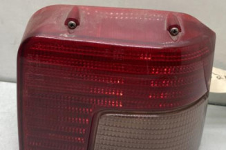 Feu arriere principal droit (feux) PEUGEOT 205 Photo n°1