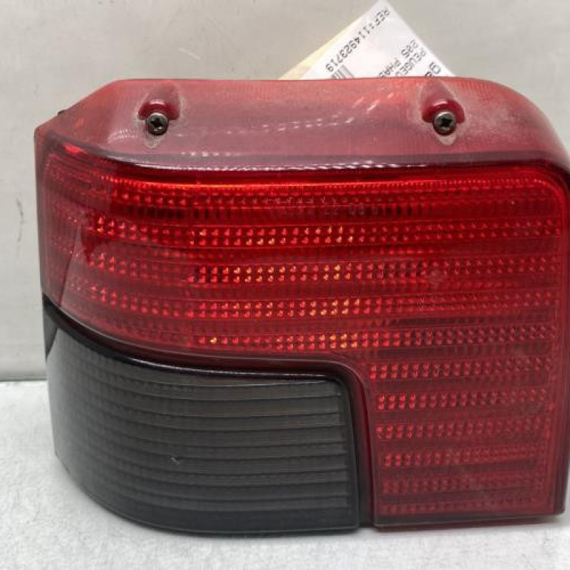 Feu arriere principal gauche (feux) PEUGEOT 205 Photo n°1