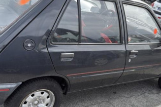 Feu de recul droit PEUGEOT 205