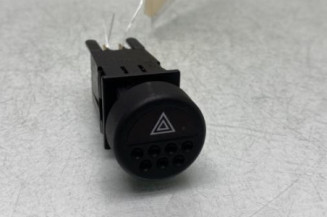 Bouton de warning PEUGEOT 205 Photo n°1