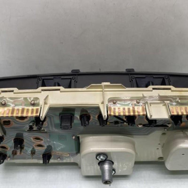 Compteur PEUGEOT 205 Photo n°3