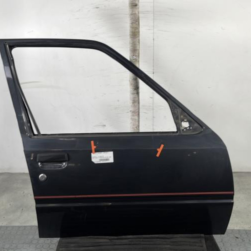 Porte avant droit PEUGEOT 205 Photo n°1