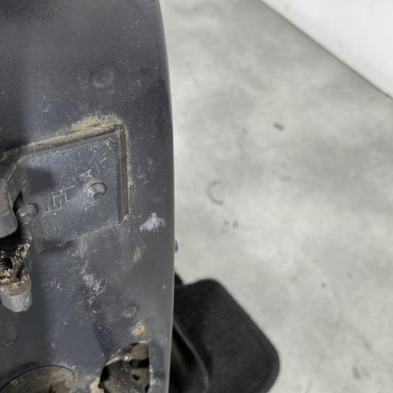 Porte avant droit PEUGEOT 205 Photo n°6