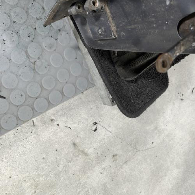 Porte avant droit PEUGEOT 205 Photo n°8