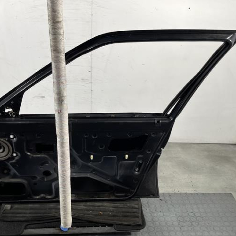 Porte avant droit PEUGEOT 205 Photo n°9