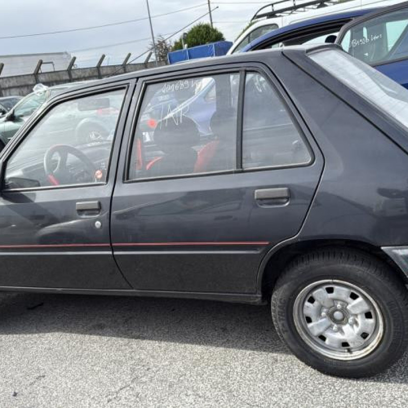 Retroviseur gauche PEUGEOT 205 Photo n°10