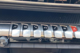 Aerateur tableau de bord PEUGEOT 5008 2