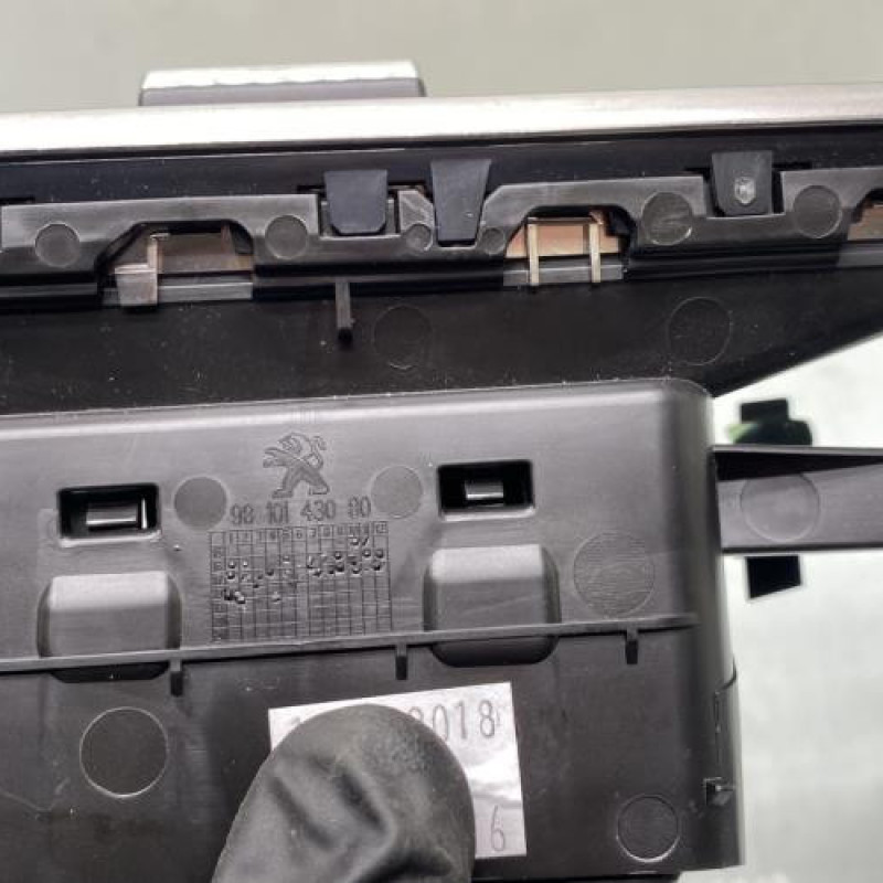 Aerateur tableau de bord avant gauche PEUGEOT 5008 2 Photo n°3