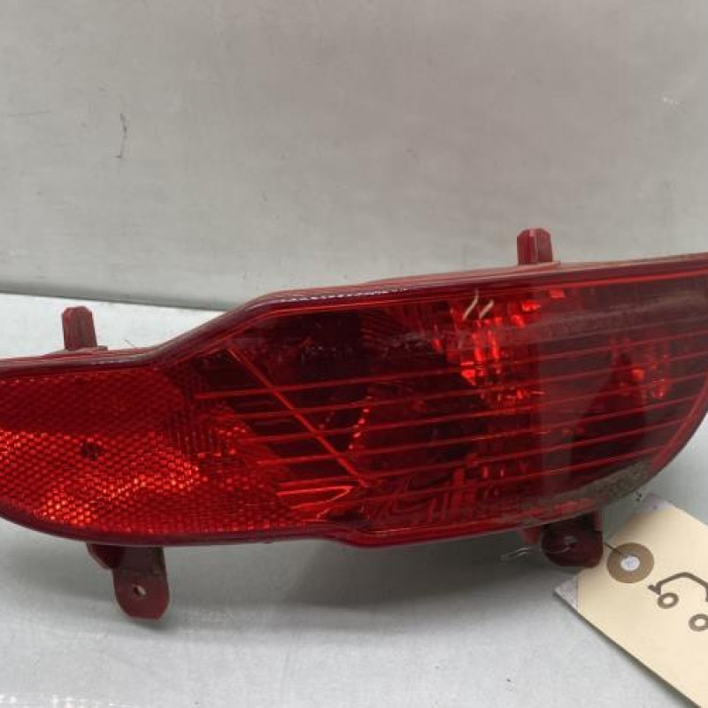 Anti brouillard arriere droit PEUGEOT 5008 2 Photo n°1